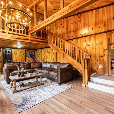 Fun Cabin With Hot Tub, Pool Table & Fire Pit - Big Blue บรายซันซิตี ภายนอก รูปภาพ