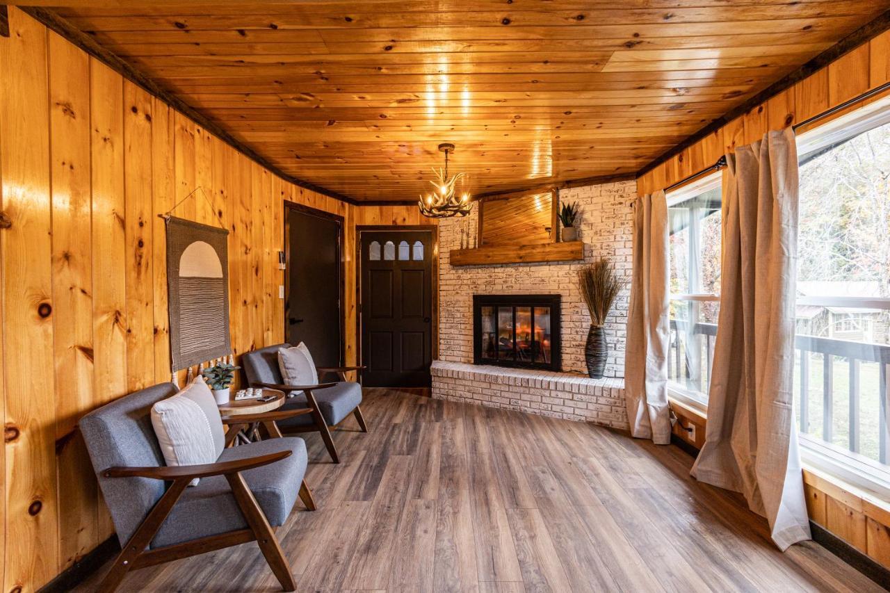Fun Cabin With Hot Tub, Pool Table & Fire Pit - Big Blue บรายซันซิตี ภายนอก รูปภาพ