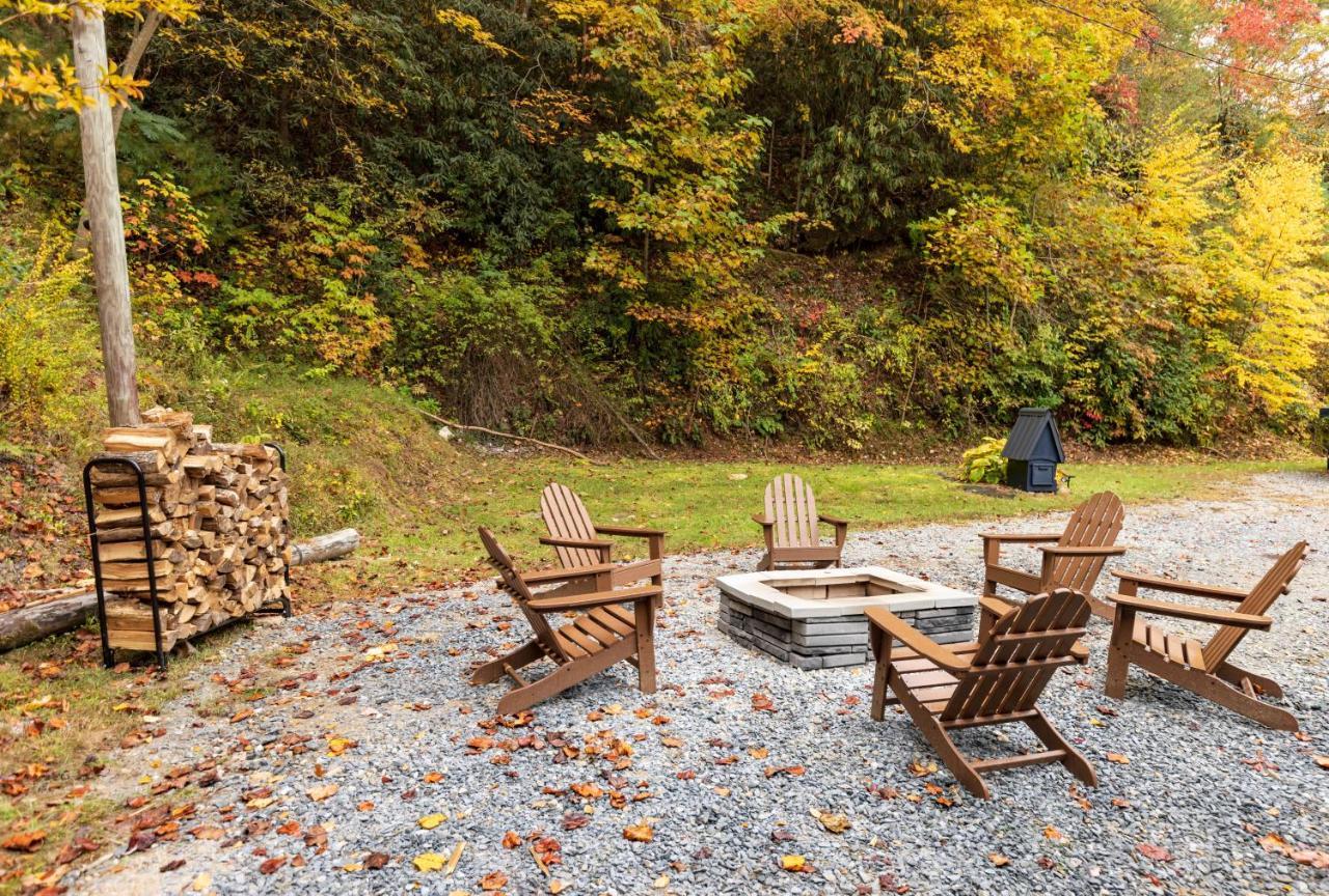 Fun Cabin With Hot Tub, Pool Table & Fire Pit - Big Blue บรายซันซิตี ภายนอก รูปภาพ