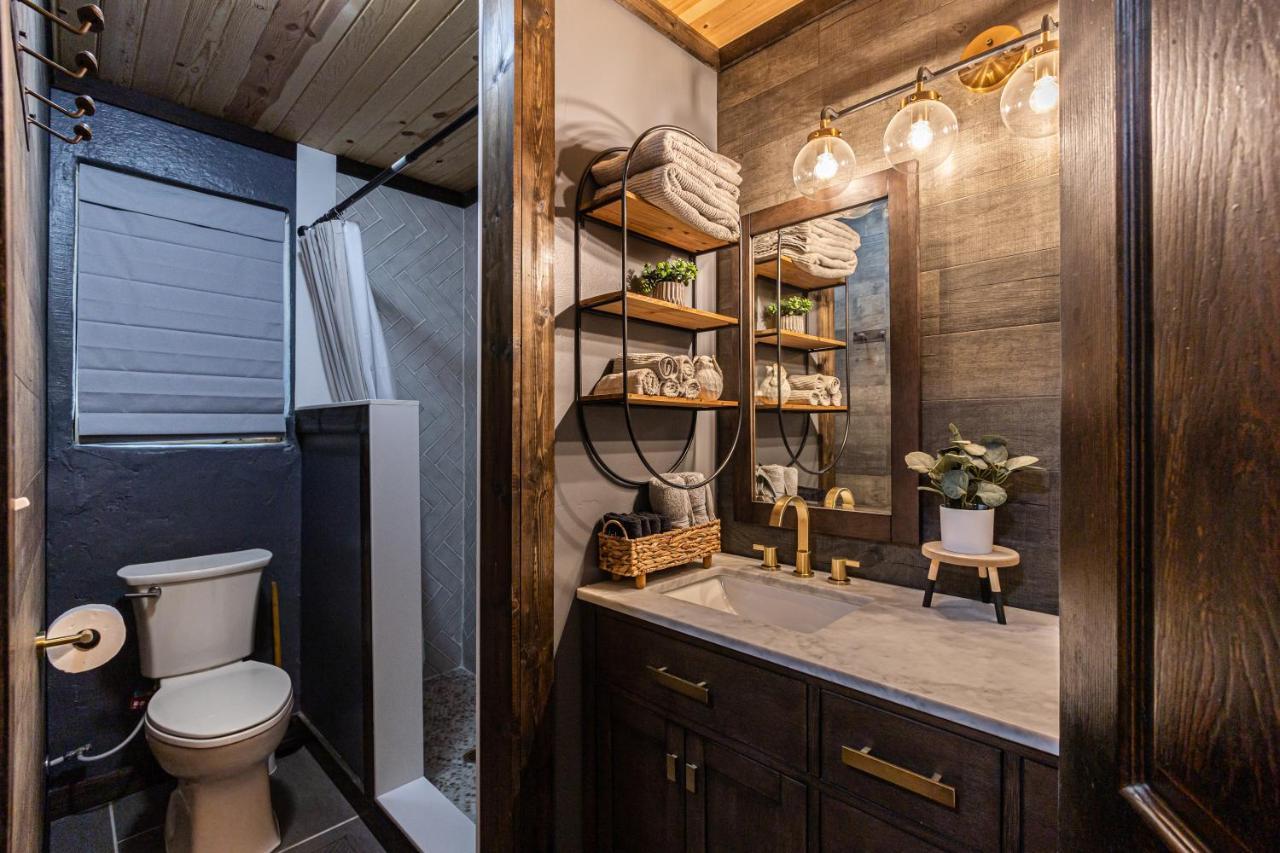 Fun Cabin With Hot Tub, Pool Table & Fire Pit - Big Blue บรายซันซิตี ภายนอก รูปภาพ