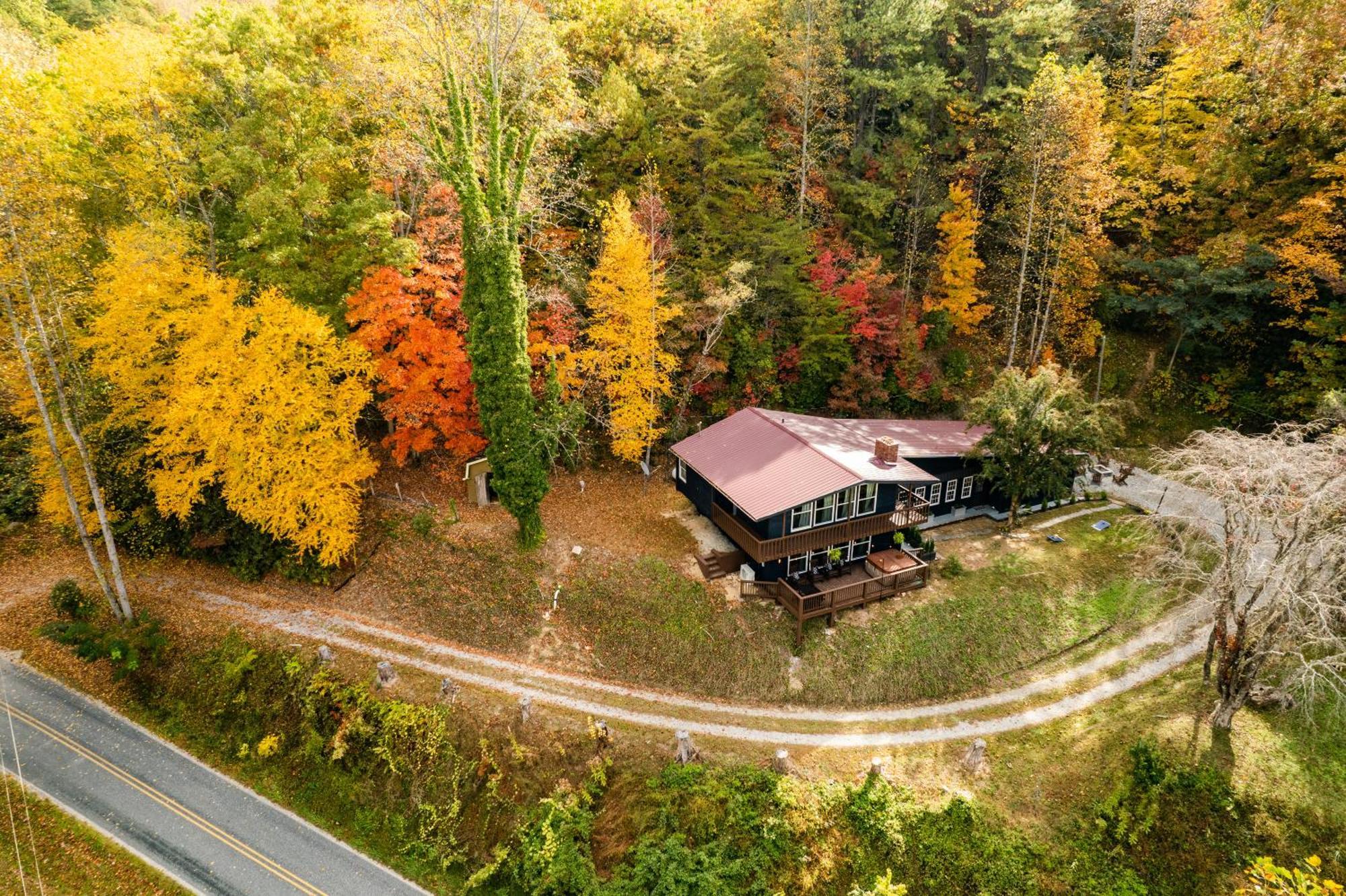 Fun Cabin With Hot Tub, Pool Table & Fire Pit - Big Blue บรายซันซิตี ภายนอก รูปภาพ