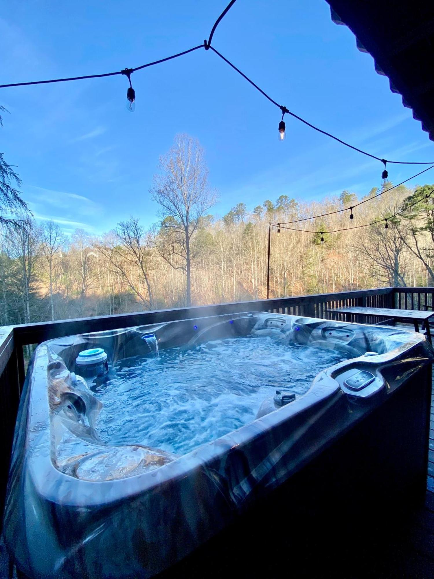Fun Cabin With Hot Tub, Pool Table & Fire Pit - Big Blue บรายซันซิตี ภายนอก รูปภาพ